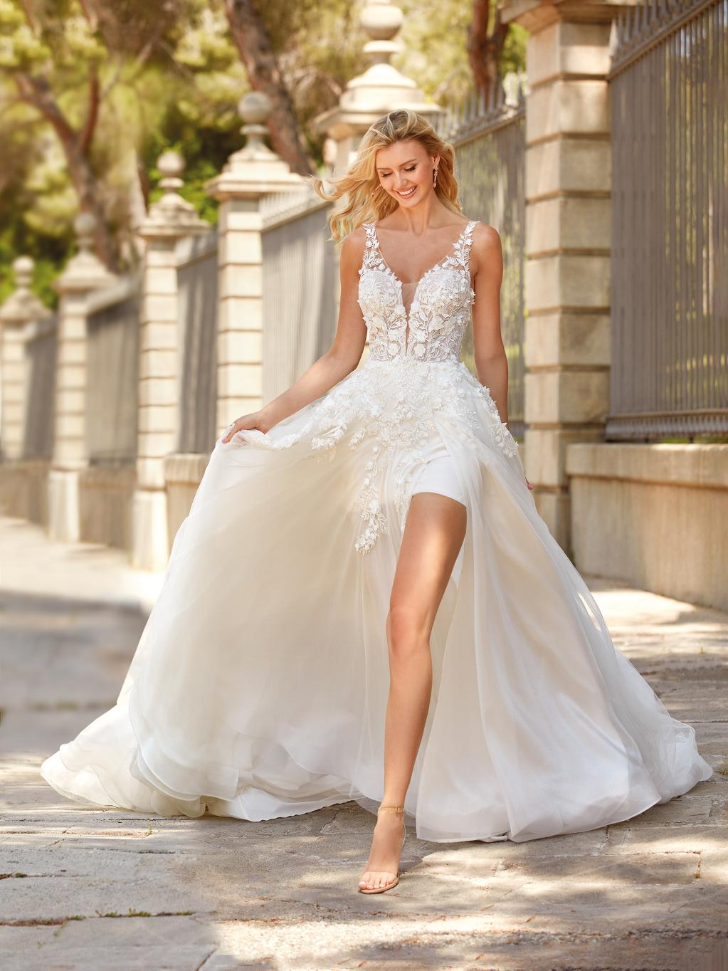 Wedding dress Evelyn [2537], Romantic 2025 Collection 